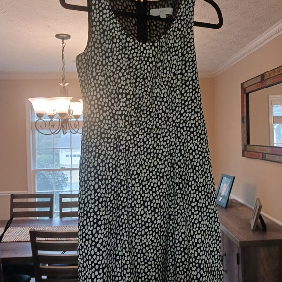 Loft Sleevless, polka dot satin, mini with pockets!! - Picture 2 of 9